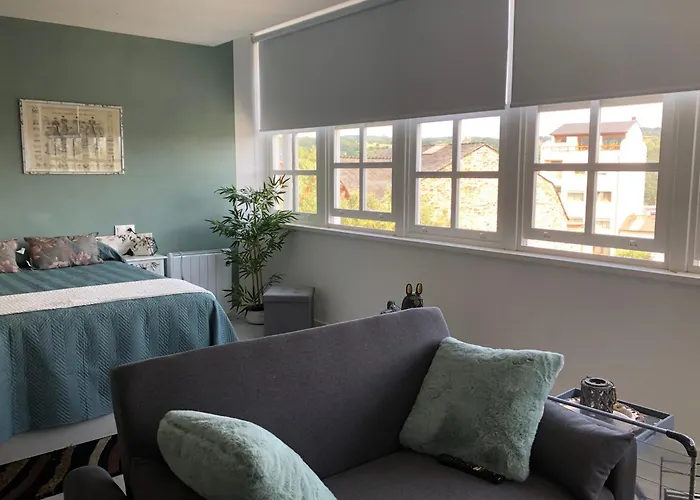 Estudios Rua Maior, 49-2b *