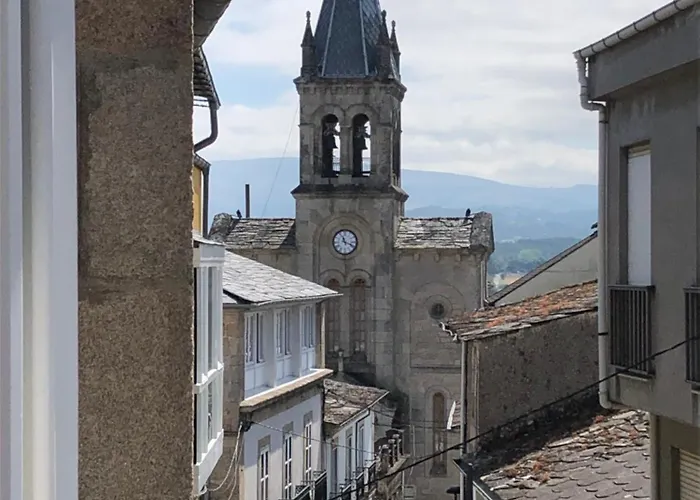 Estudios Rua Maior, 49-2b アパート